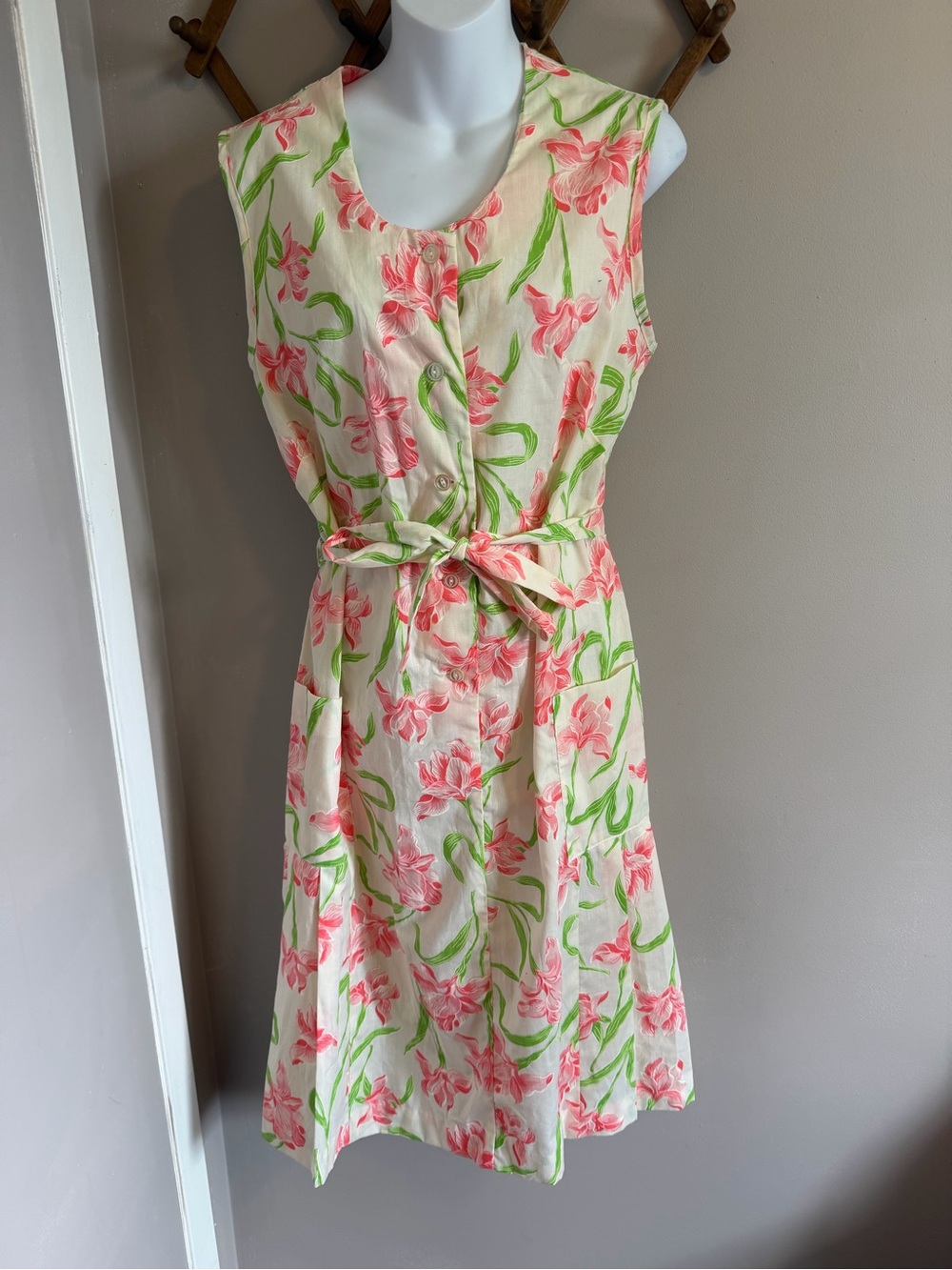 Vintage 60s MCM  Pink Floral Ted Arcuni of California Dress Size 18.5